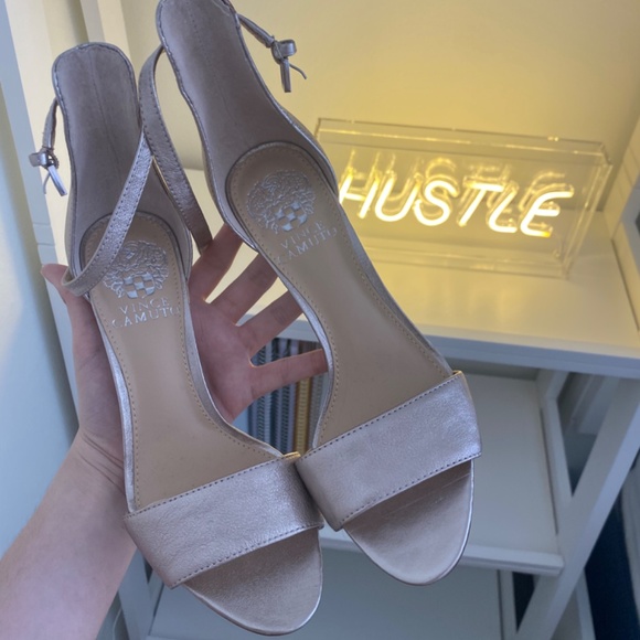 Vince Camuto Block heel - Picture 2 of 5